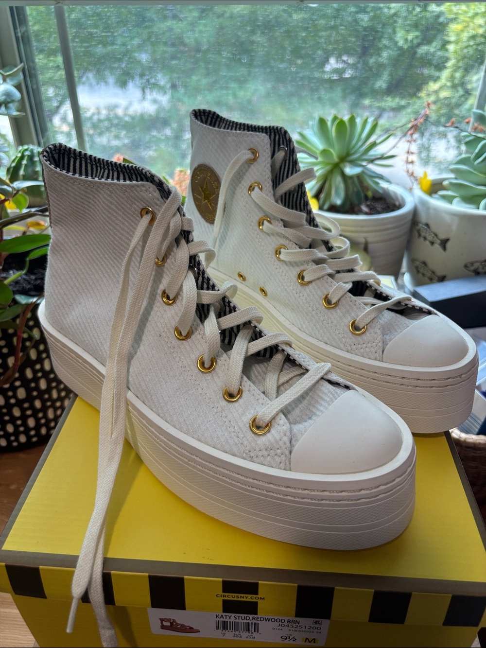 Converse Chuck Taylor Modern Lift Platform Shoes Women’s 9.5